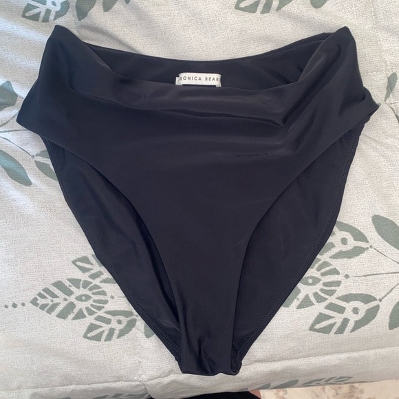 Veronica Beared Bikini Bottom - Picture 3 of 5